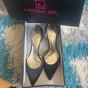 Adriana Powell size 6.5 kitten heel black